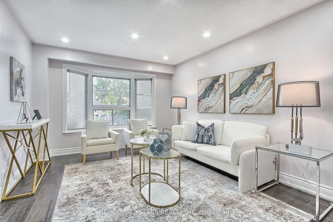 48 Archdekin Dr, House attached with 5 bedrooms, 3 bathrooms and 4 parking in Brampton ON | Image 7