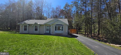 331 Mohansic Ln, Tobyhanna, PA, 18466-8061 | Card Image