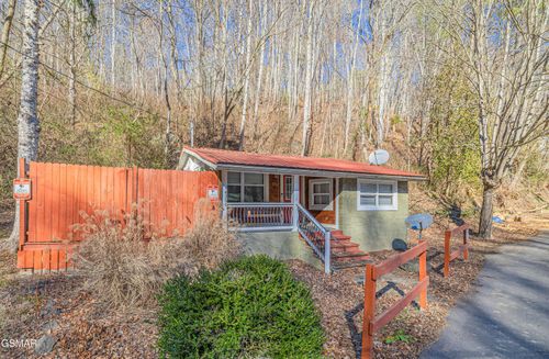4351 Manis Hollow Rd, Gatlinburg, TN, 37738-5567 | Card Image
