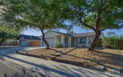 420 Olive, Ridgecrest, CA, 93555 | Card Image