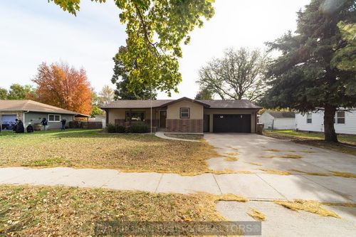 712 L St, Aurora, NE, 68818-1939 | Card Image