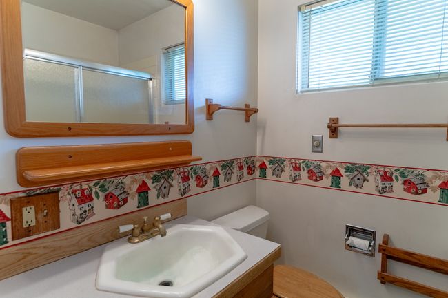 611 E King St, House other with 5 bedrooms, 2 bathrooms and null parking in East Helena MT | Image 13