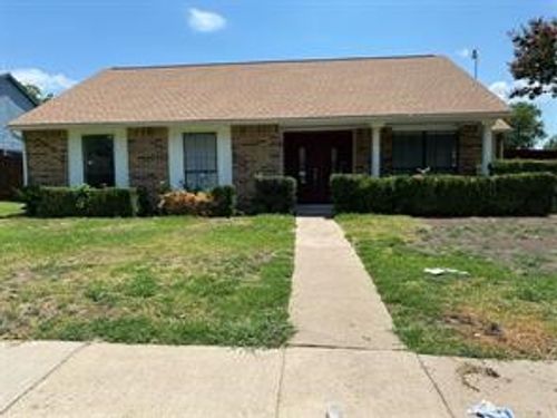 902 Maydelle Ln, Garland, TX, 75042-5623 | Card Image