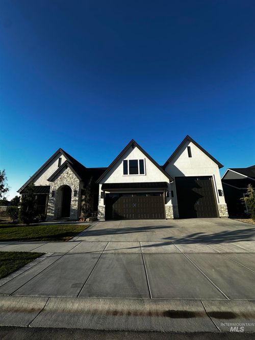 5001 W Braveheart St, Eagle, ID, 83616-1331 | Card Image