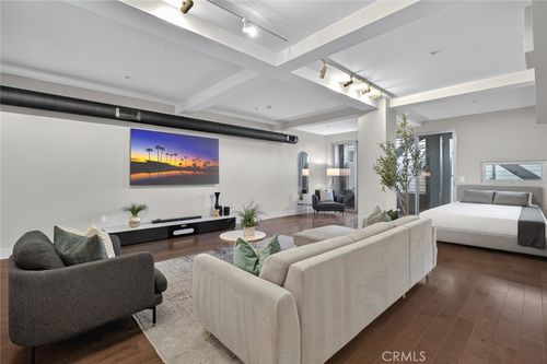 102-433 Pine Ave, Long Beach, CA, 90802-4414 | Card Image