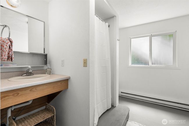 Lower level bathroom | Image 16
