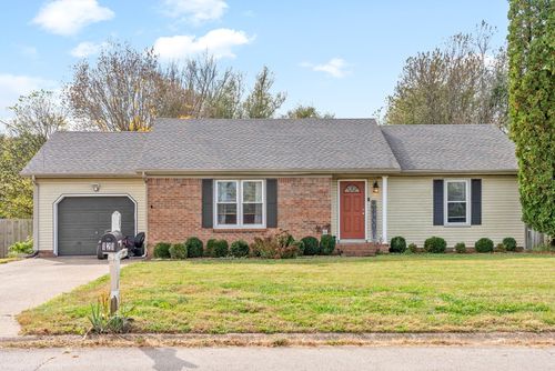 121 Man O War Dr, Oak Grove, KY, 42262-9102 | Card Image