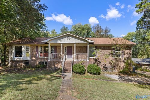 2102 Southline Dr Nw, Huntsville, AL, 35810-1233 | Card Image