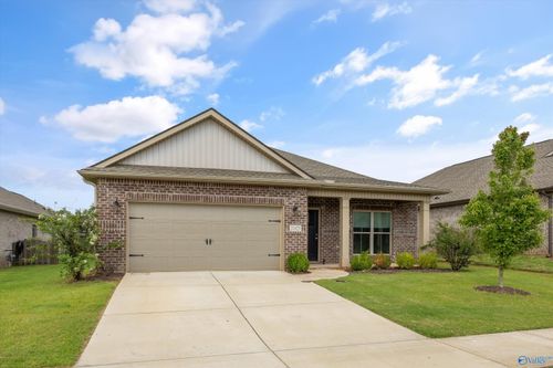 21825 Natures Cove Dr, Athens, AL, 35613-8709 | Card Image
