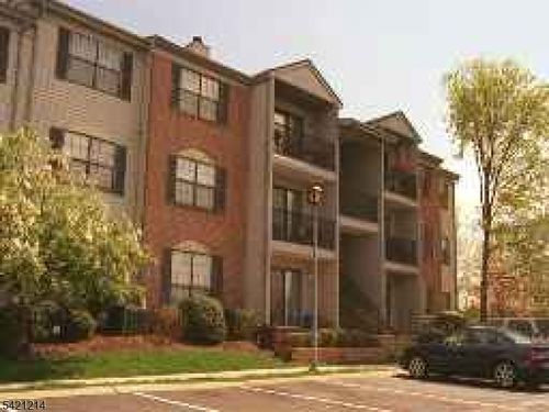 17 Fisher Dr, FRANKLIN PARK, NJ, 08823-1344 | Card Image