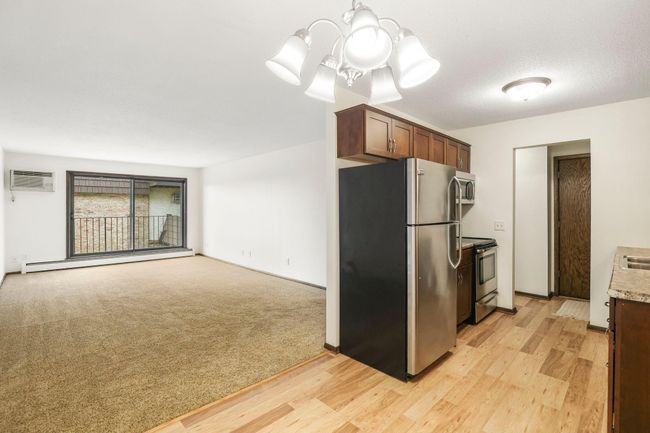 APT-208 - 205 Barry Ave S, Condo with 1 bedrooms, 1 bathrooms and null parking in Wayzata MN | Image 5