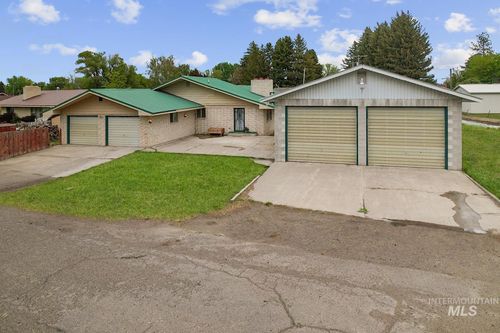 1006 S B St, Rupert, ID, 83350-9136 | Card Image
