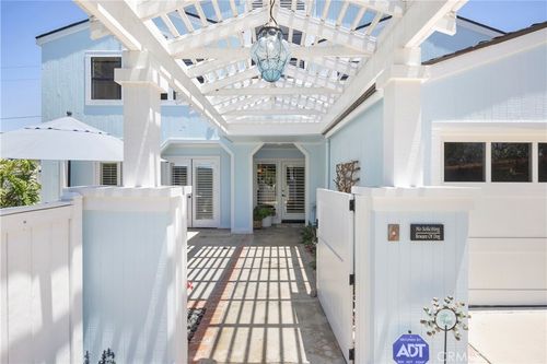 2300 Margaret Dr, Newport Beach, CA, 92663-5433 | Card Image