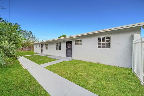 19110-19110 Nw 36th Ave, Miami Gardens, FL, 33056-2253 | Card Image