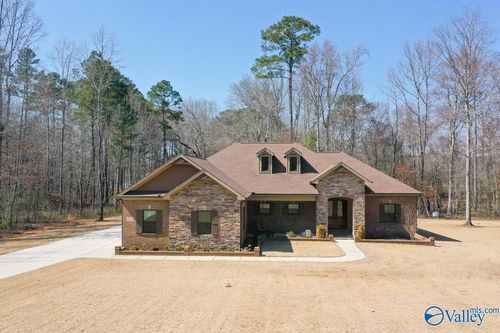 229 Goosepond Island Dr, Scottsboro, AL, 35769-5904 | Card Image