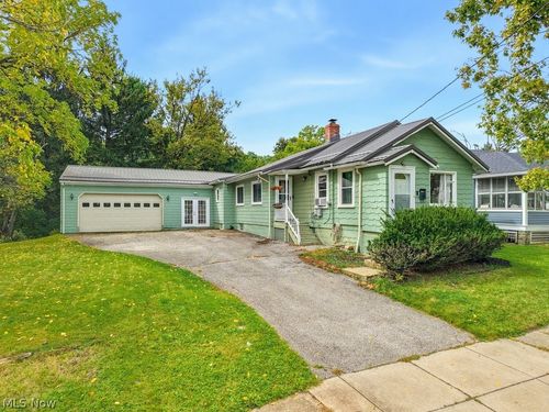 32 Oakwood Ave, Bedford, OH, 44146-3516 | Card Image