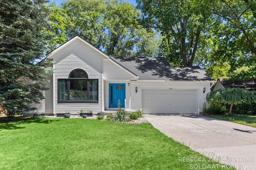 3828 Cook Ct Sw, Wyoming, MI, 49519-3676 | Card Image