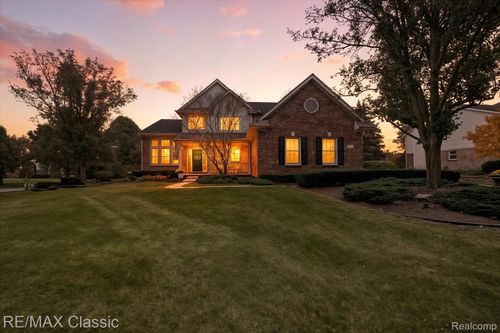 47595 Greenwich Dr, Novi, MI, 48374-2867 | Card Image