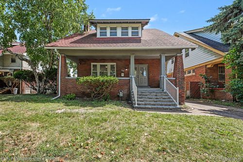 111 Moss St, Highland Park, MI, 48203-2711 | Card Image