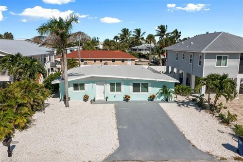155 Washington Ave, FORT MYERS BEACH, FL, 33931-3731 | Card Image