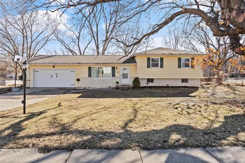 623 S 18th Street, Leavenworth, KS, 66048 | Card Image