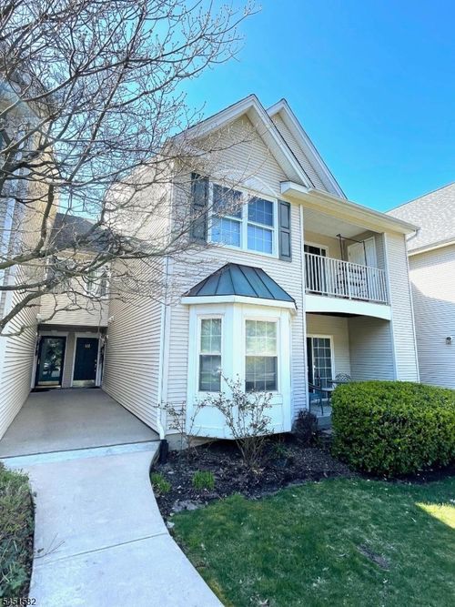 122-122 Cambridge Ct, Clifton, NJ, 07014-1322 | Card Image