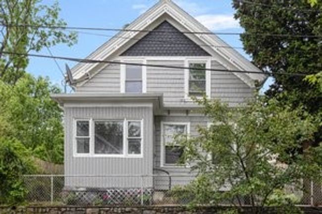 25 Tecumseh St, House other with 3 bedrooms, 2 bathrooms and null parking in Providence RI | Image 37