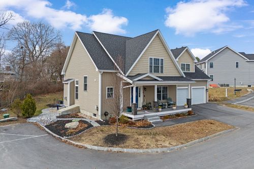 2-33 Sable Way, Manchester, NH, 03102-2734 | Card Image