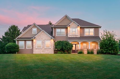 351 Hyder Circle Dr, Plainwell, MI, 49080-9587 | Card Image