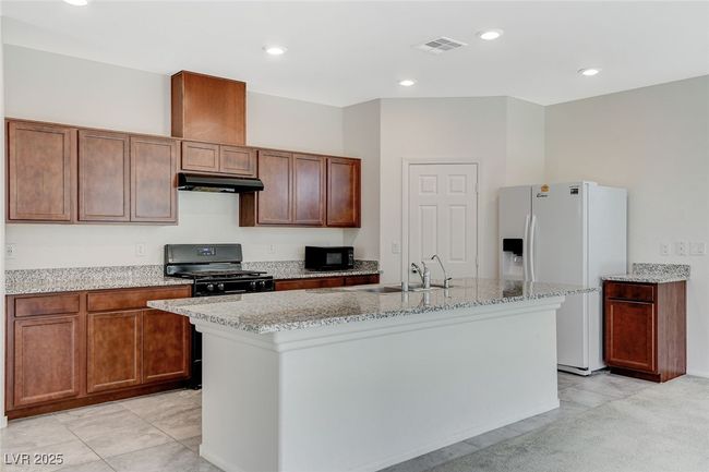 7710 Alder Landing St, House other with 5 bedrooms, 3 bathrooms and null parking in Las Vegas NV | Image 9