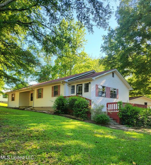98 Danny Ln, Sardis, MS, 38666-5465 | Card Image