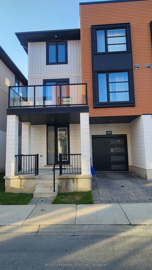 864 W Village Sq, London, ON, N6H0J7 | Card Image