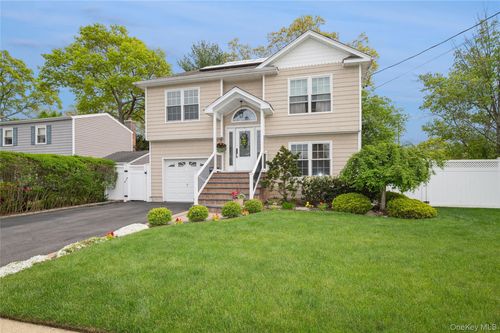 30 Baltimore Ave, Massapequa, NY, 11758-3826 | Card Image