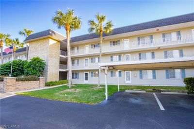 108 - 5515 Rattlesnake Hammock Road, Condo with 2 bedrooms, 2 bathrooms and null parking in Naples FL | Image 1