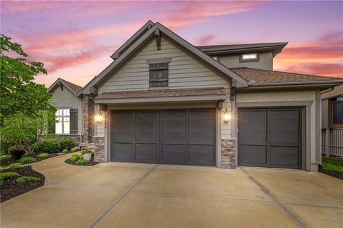 8106 Millridge St, Lenexa, KS, 66220-3703 | Card Image