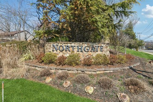 87 Northgate Cir, Melville, NY, 11747-2822 | Card Image