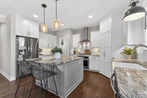 914 Rannoch Ln, Raymore, MO, 64083-9024 | Card Image