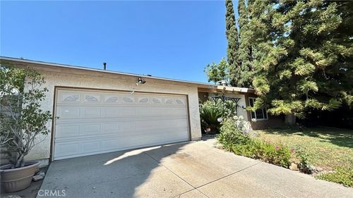 2433 Medina Ave, Simi Valley, CA, 93063-2651 | Card Image