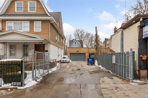 9412 Jamaica Ave, Woodhaven, NY, 11421-2221 | Card Image