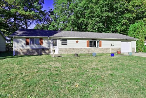 3154 Roanoke Dr, Vermilion, OH, 44089-2577 | Card Image