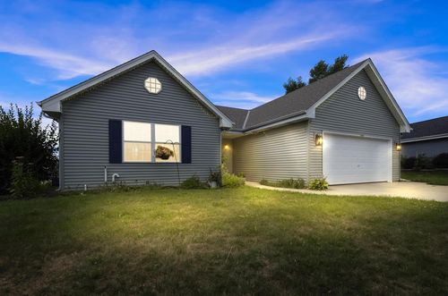 1643 Cardinal Drive, Hartford, WI, 53027 | Card Image