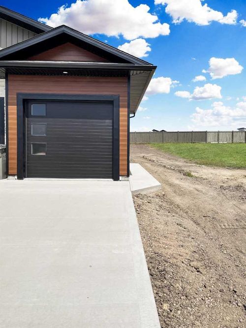 a-10522 131 Avenue, Grande Prairie, AB, T8X0A9 | Card Image