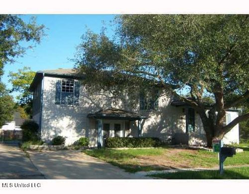 900 Sea Cove St, Pascagoula, MS, 39581-2165 | Card Image