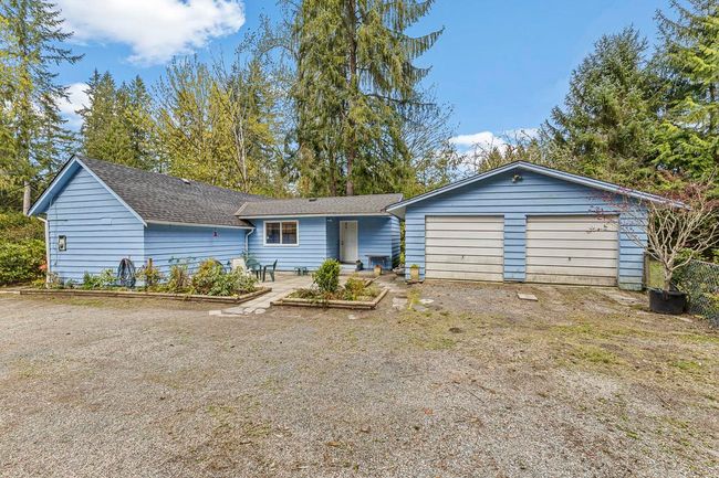 23348 Dogwood Avenue, House other with 4 bedrooms, 1 bathrooms and 12 parking in Maple Ridge BC | Image 2