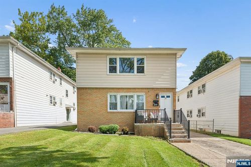 31 Barbara St, Bloomfield, NJ, 07003-4001 | Card Image