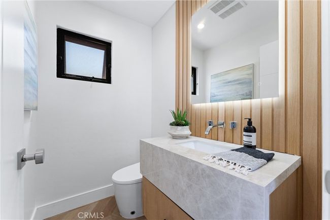 869 Santa Ana St, House other with 2 bedrooms, 3 bathrooms and 4 parking in Laguna Beach CA | Image 9
