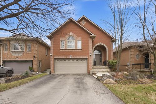 74 Laurendale Ave, Waterdown, ON, L8B0M6 | Card Image