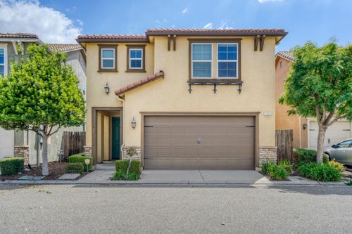 1525 N Piccadilly Ln, Clovis, CA, 93619-8018 | Card Image
