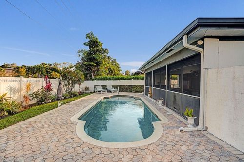 8084 Buttonwood Cir, Tamarac, FL, 33321-2103 | Card Image