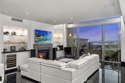 8154 Scholarship, Irvine, CA, 92612-5682 | Card Image